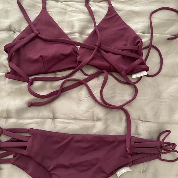 Ike new OLA FEROZ bikini - Picture 2 of 2